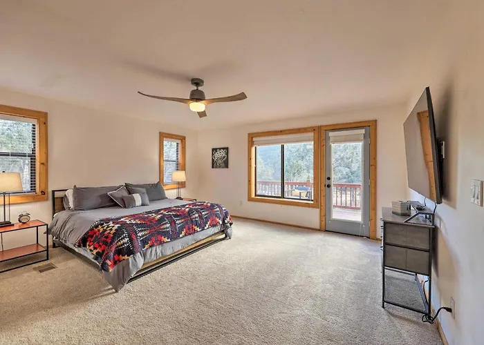 Hot Tub & Mtn View: Dog-friendly Getaway! Сasa de vacaciones Payson