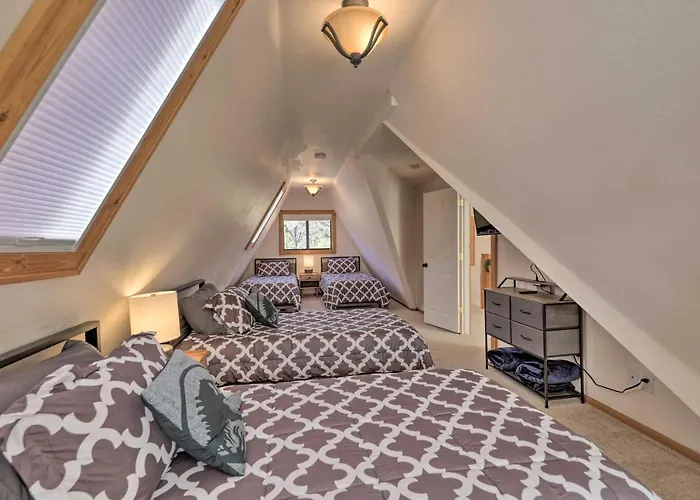Hot Tub & Mtn View: Dog-friendly Getaway! *