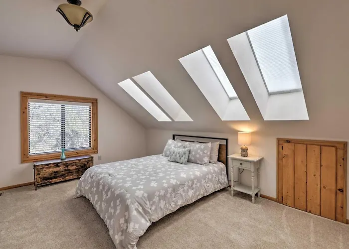Hot Tub & Mtn View: Dog-friendly Getaway! Payson