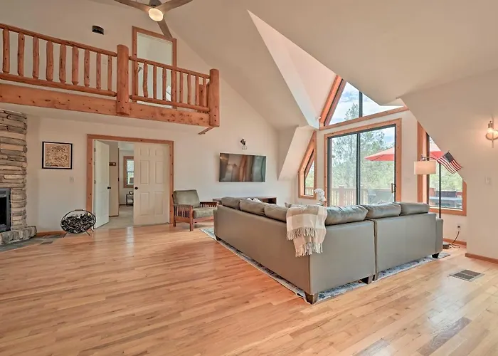 Hot Tub & Mtn View: Dog-friendly Getaway! Payson