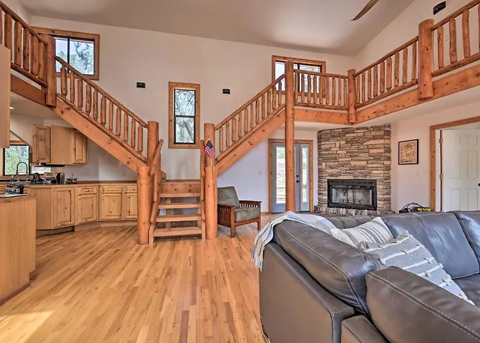 Hot Tub & Mtn View: Dog-friendly Getaway! *
