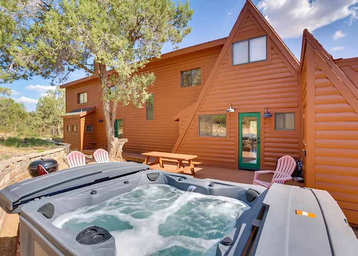 Hot Tub & Mtn View: Dog-friendly Getaway! *